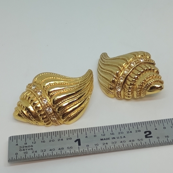 * vintage KJL Kenneth Jay Lane Avon seashells w/ rhinestones gold tone earrings - Picture 3 of 6